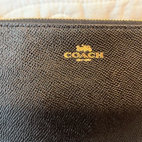 Reserved for bundle Coach NWOT Black and Gold Textured Wristlet corner - Picture 3 of 8